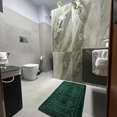 Apartment Enza House *