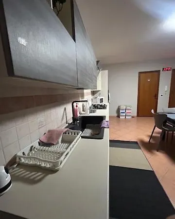 Enza House Apartment *